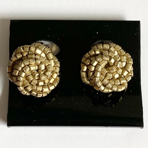 Vintage Gold Beaded Clip On Earrings Bead Cluster 70s Taiwan Hand Knotted - Picture 2 of 10